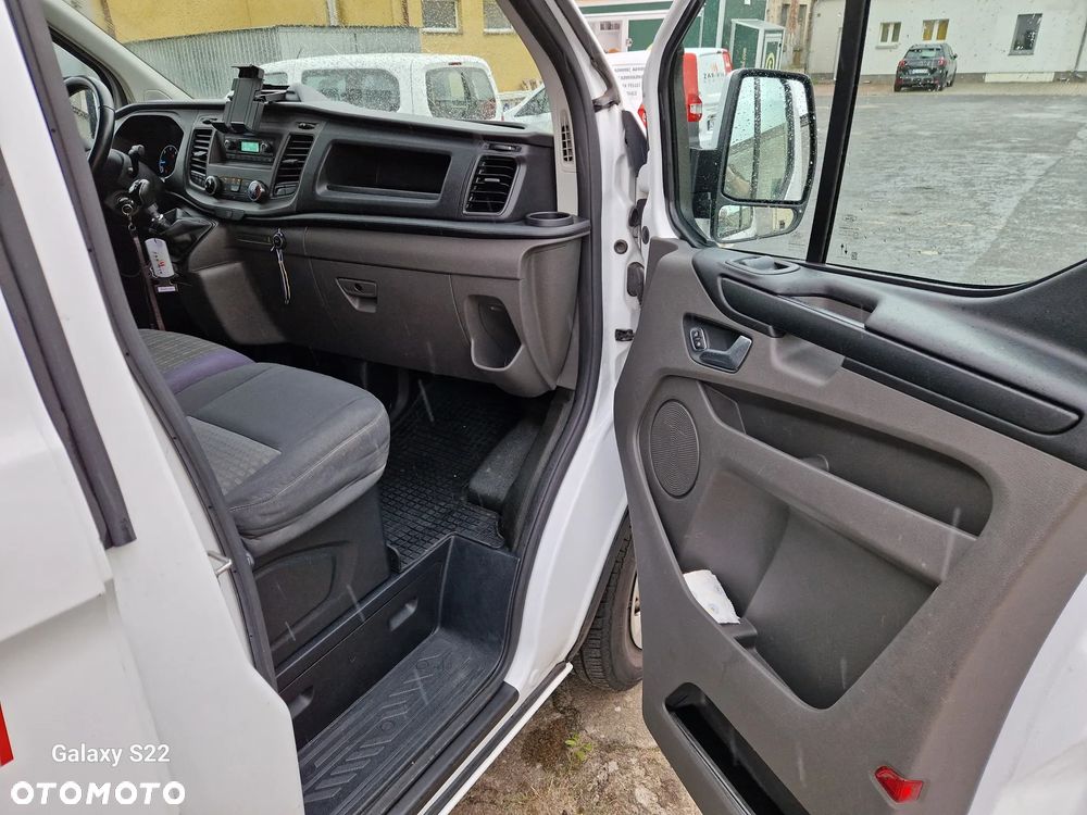 Ford TRANSIT CUSTOM - 13