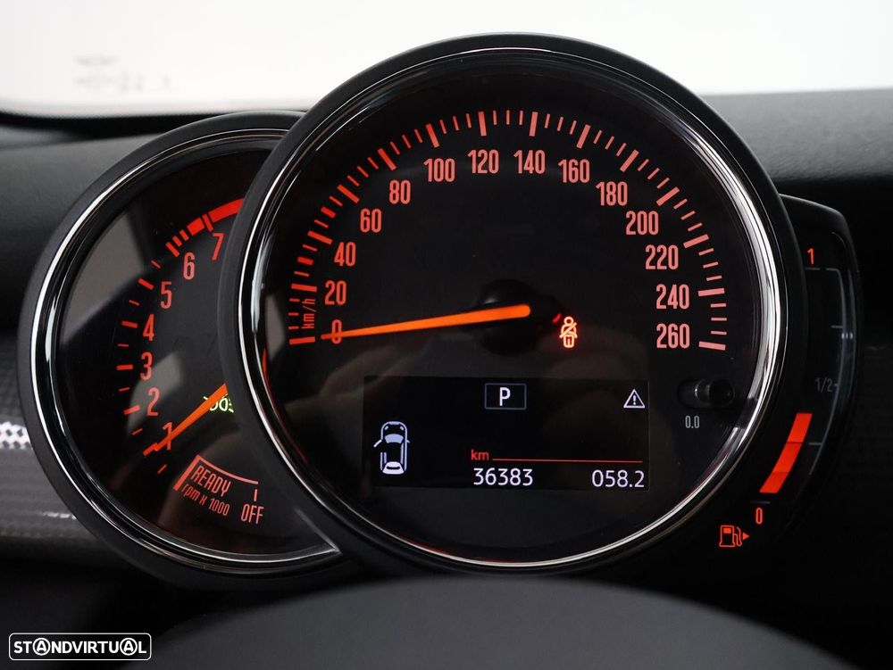 MINI 5 Portas Cooper Auto - 18