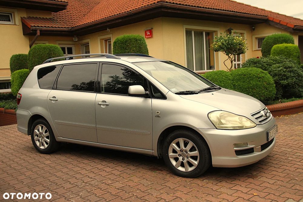 Toyota Avensis Verso D-4D Sol - 4