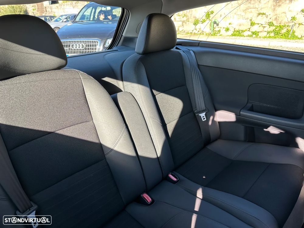 Volvo C30 1.6 D R-Design - 19