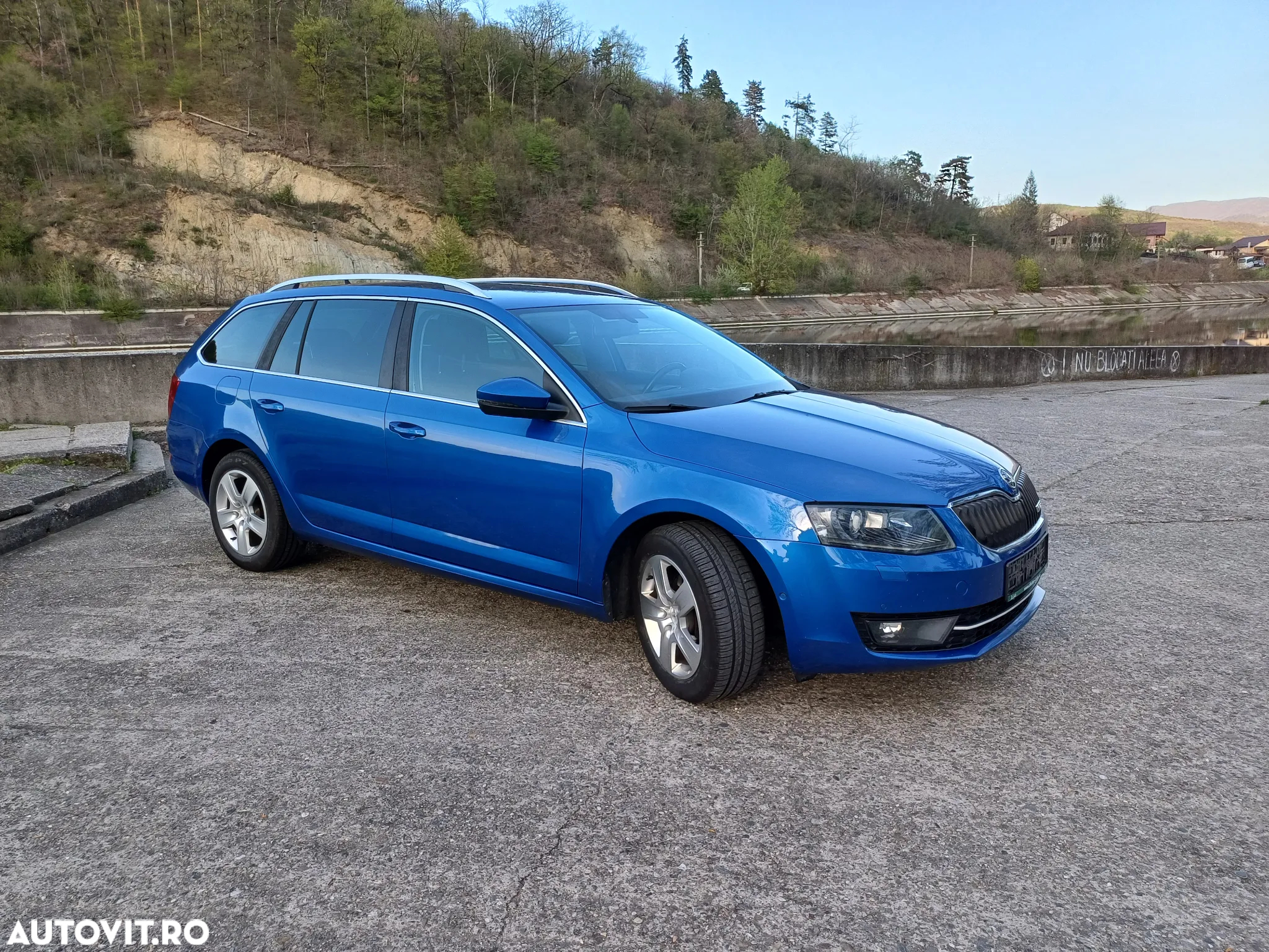 Skoda Octavia Combi Diesel 2.0 TDI Style - 22