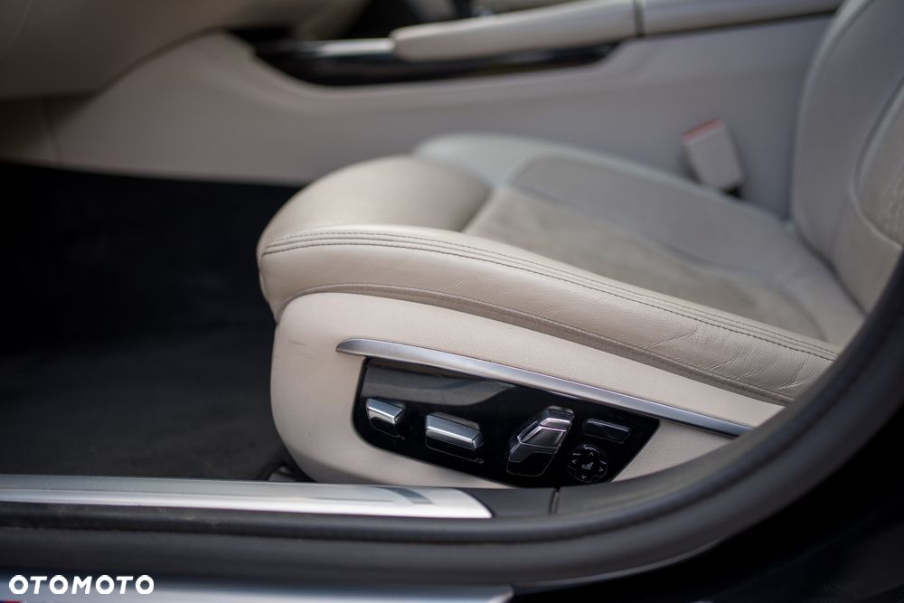 BMW Seria 7 740d xDrive - 21