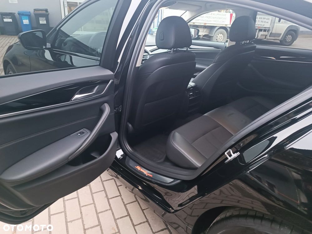 BMW Seria 5 520d Sport Line sport - 13
