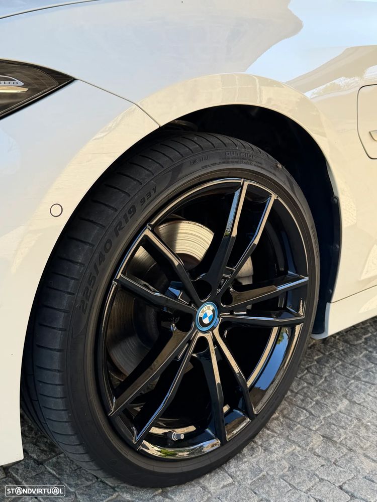 BMW 330 e Pack M Auto - 37