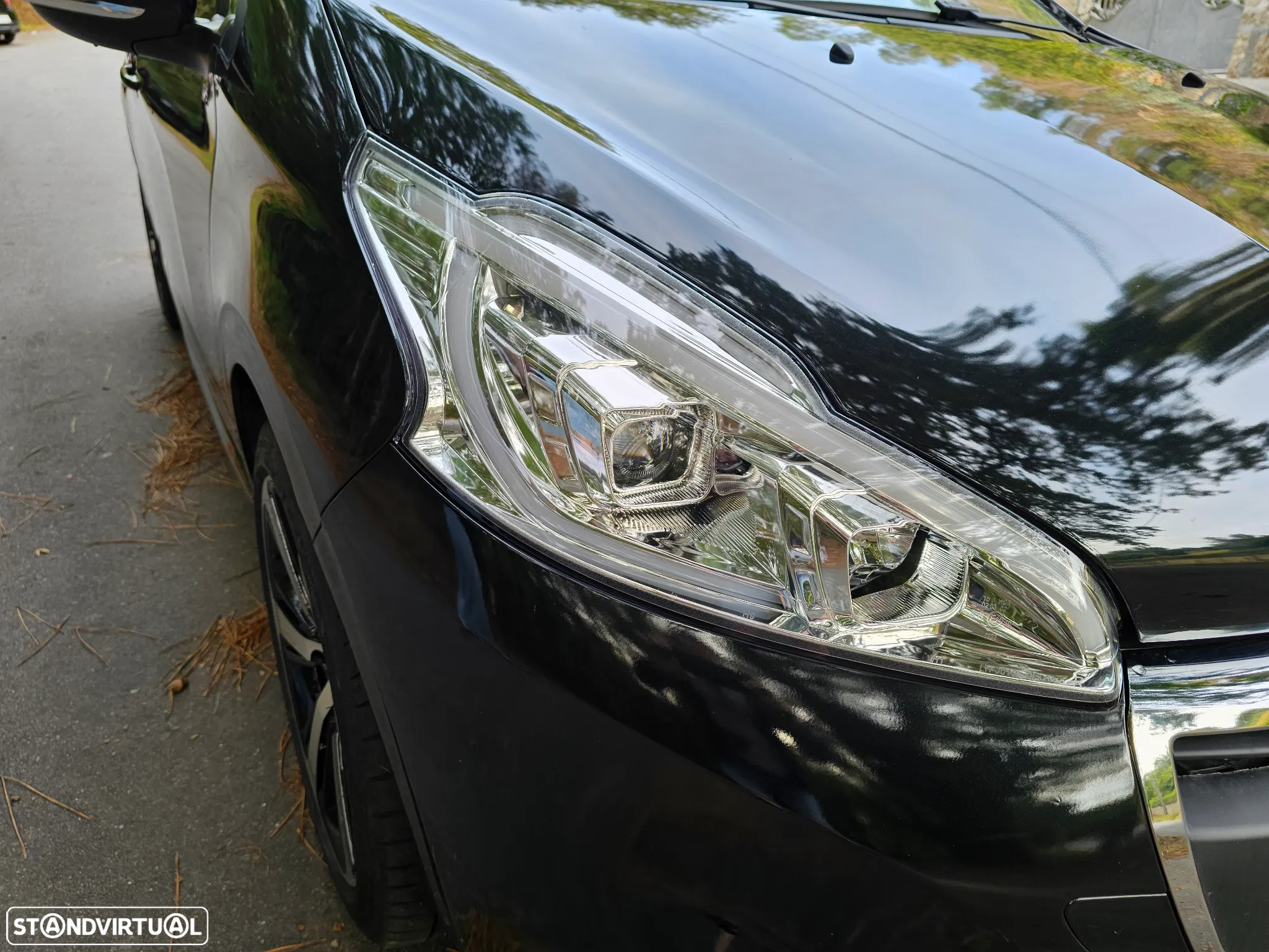 Peugeot 208 e-HDi 92 Stop&Start Allure - 25