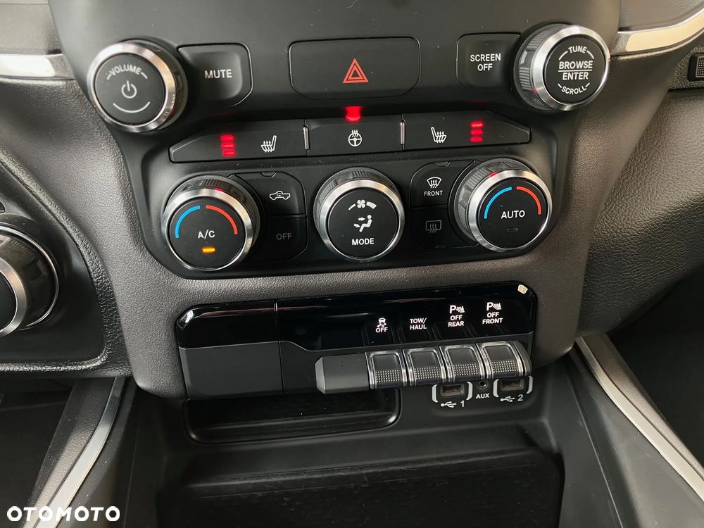 RAM 1500 5.7 eTorque Quad Cab Longbed Bighorn Black - 32
