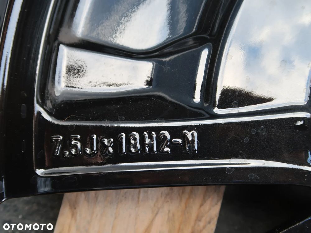 208 Felga Mercedes A4474015500 7,5x18et52 - 3