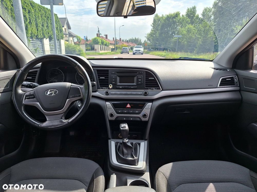 Hyundai Elantra - 6