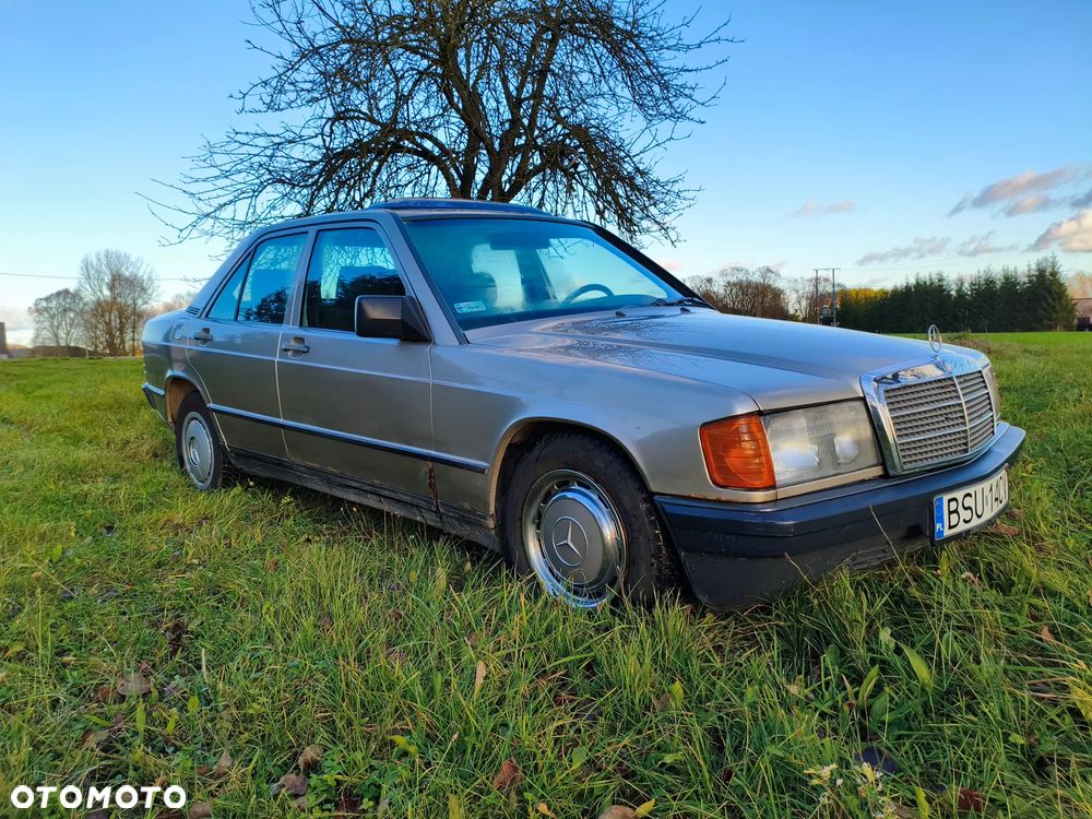 Mercedes-Benz W201 (190) - 10