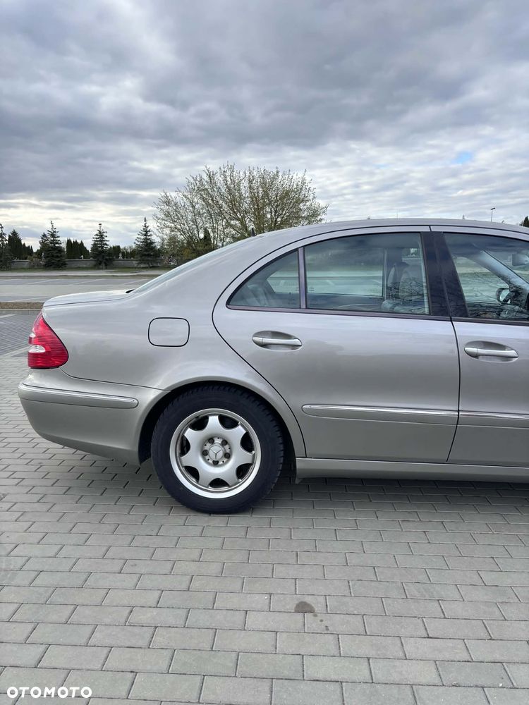 Mercedes-Benz Klasa E 200 CDI Elegance - 13