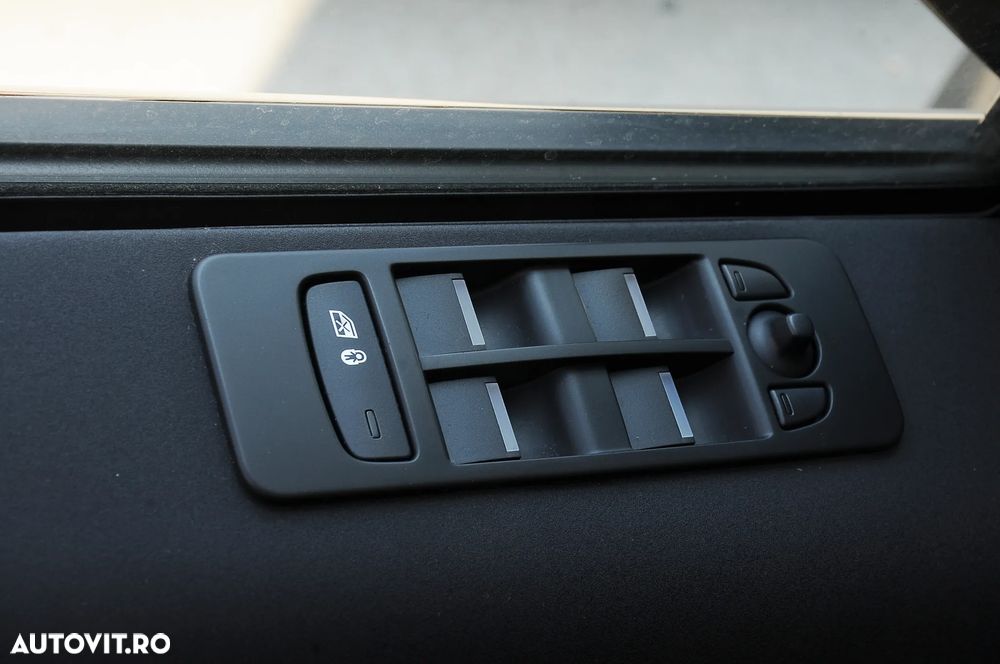 Land Rover Discovery Sport - 10