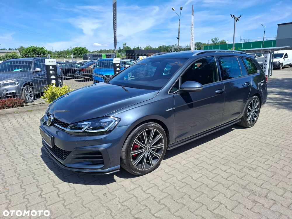 Volkswagen Golf - 2