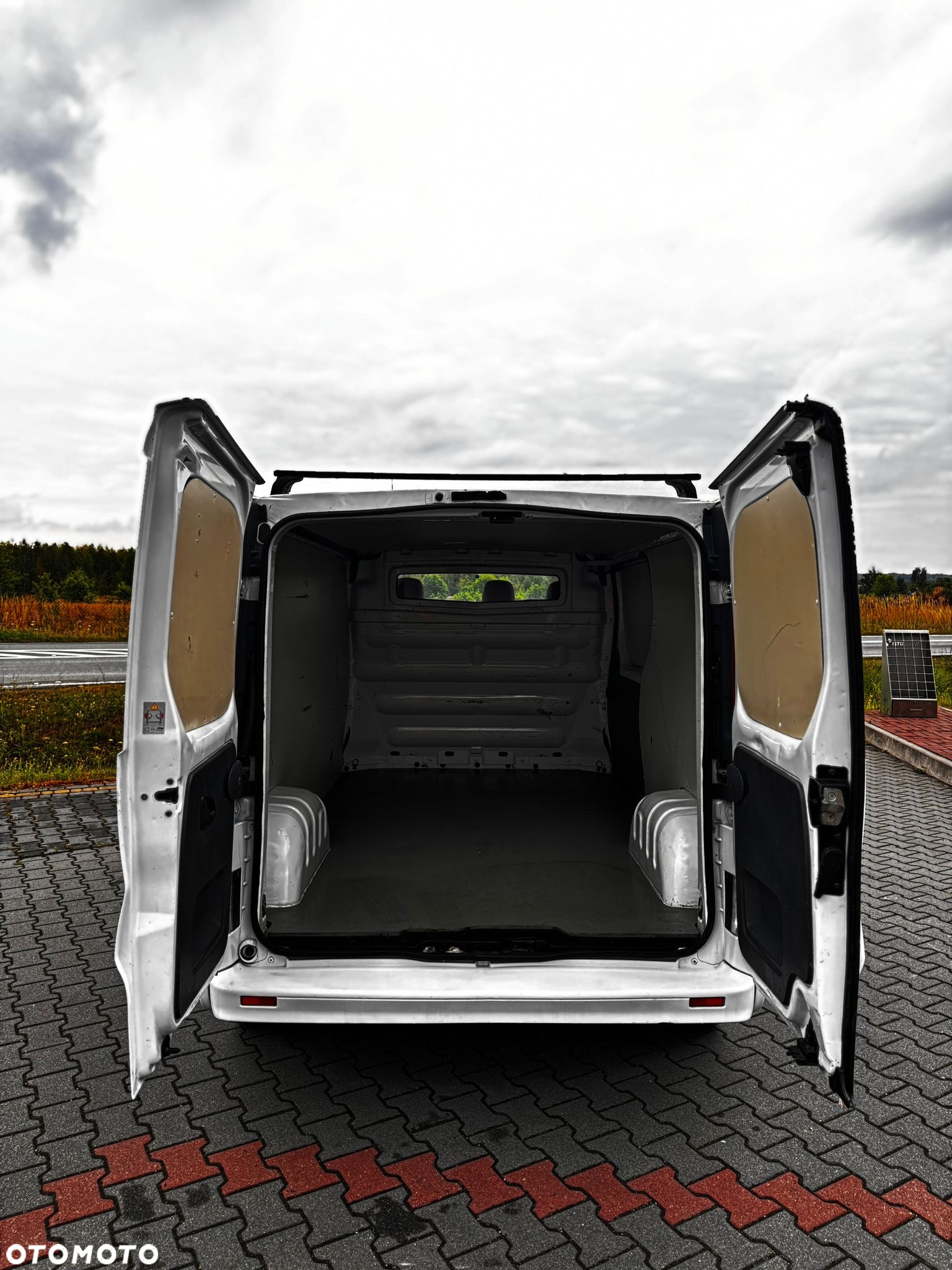Nissan Primaster - 16