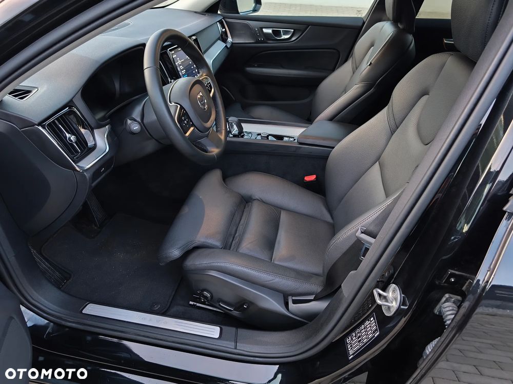 Volvo V60 B4 B DKG Ultra Dark - 16