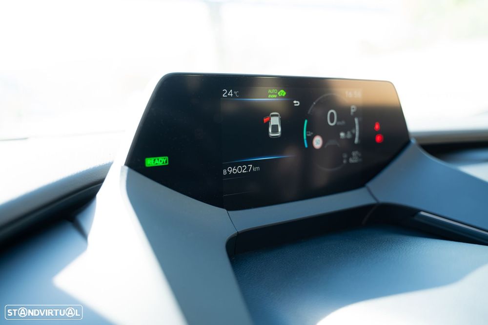 Toyota Prius 2.0 Plug-in Luxury - 14