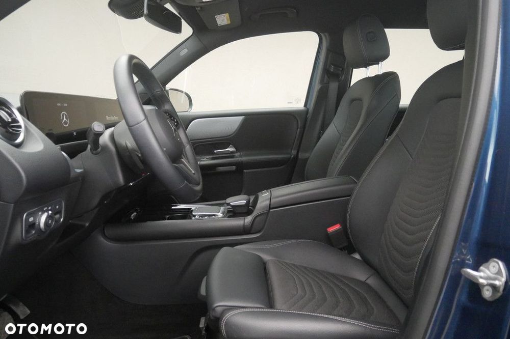 Mercedes-Benz GLB - 12