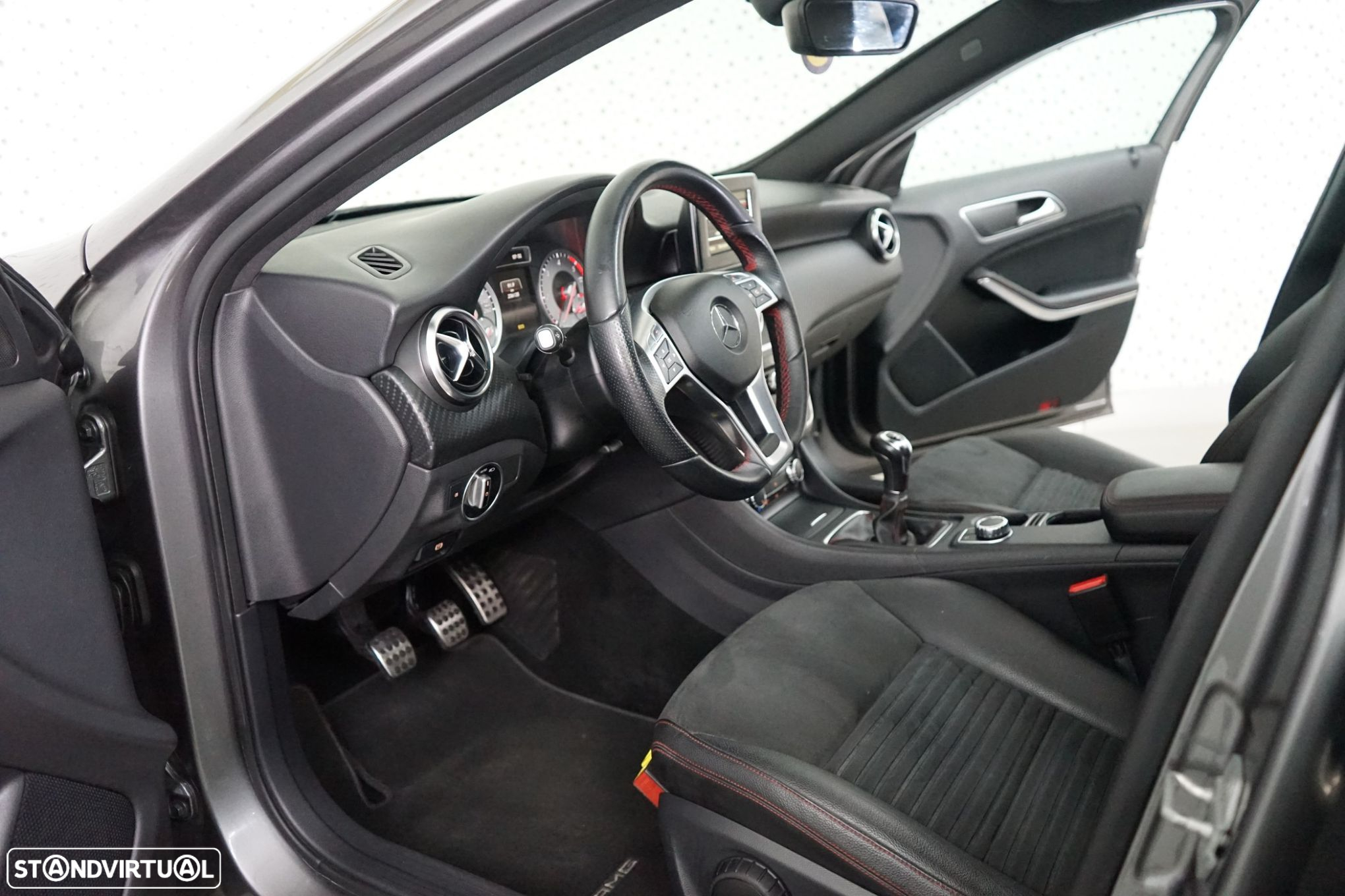 Mercedes-Benz A 180 d AMG Line - 15