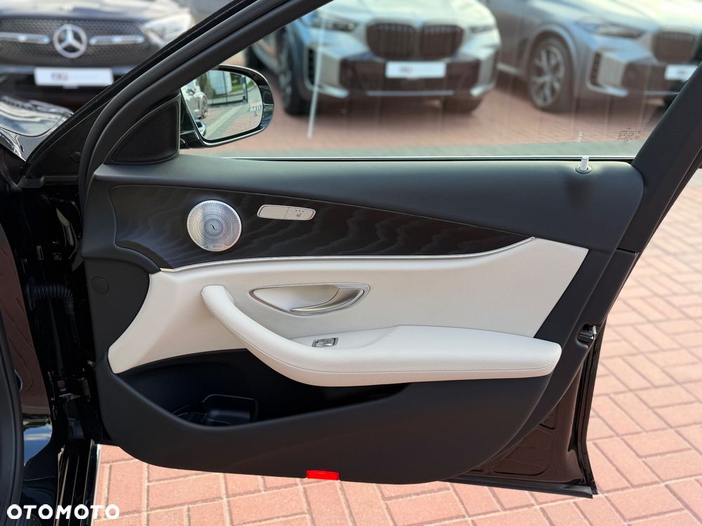 Mercedes-Benz Klasa E 300 d 9G-TRONIC Avantgarde - 31