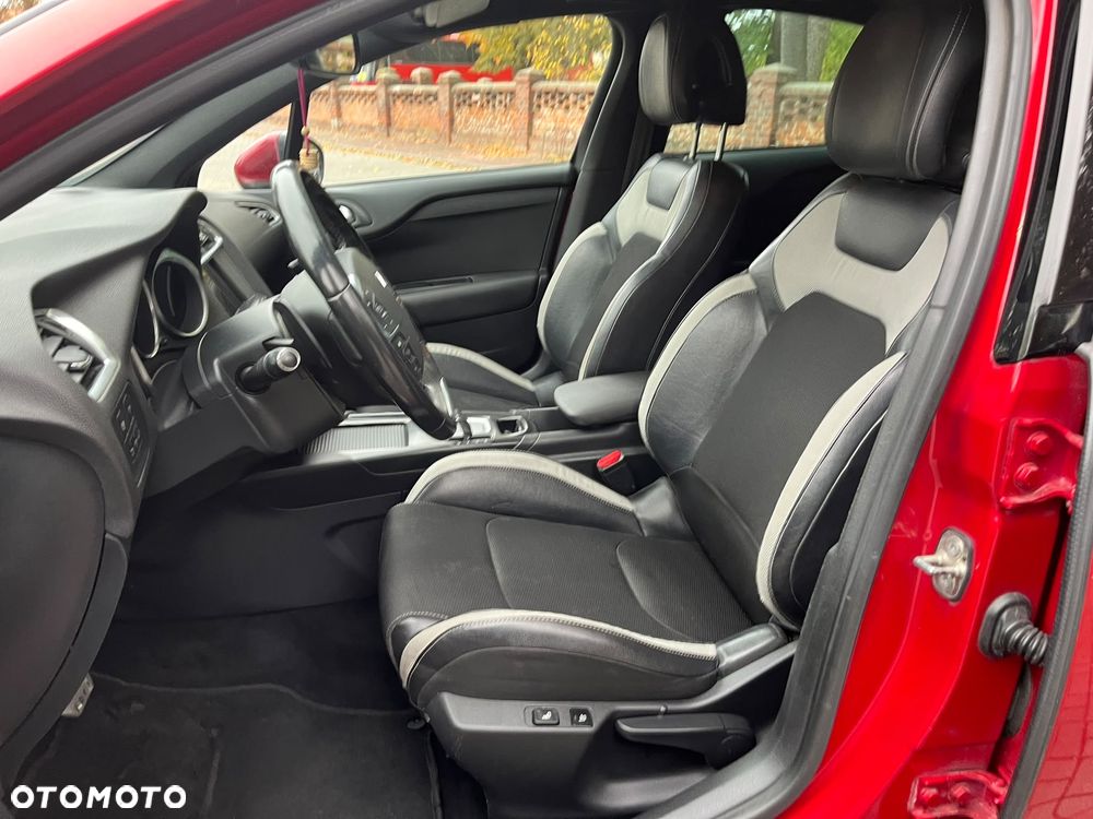 Citroën DS4 1.6 e-HDi SoChic MCP - 11