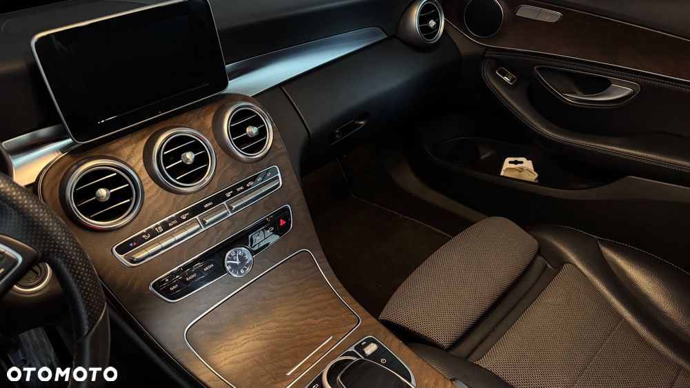 Mercedes-Benz Klasa C 300 7G-TRONIC - 4