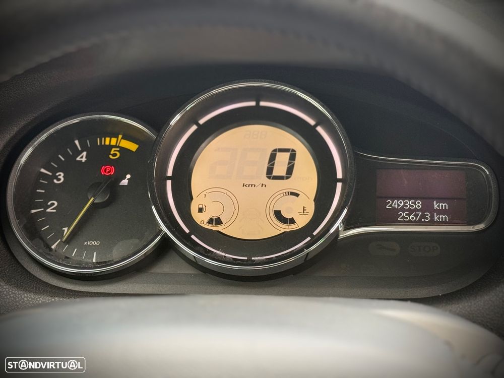 Renault Mégane 1.5 dCi Dynamique S - 14