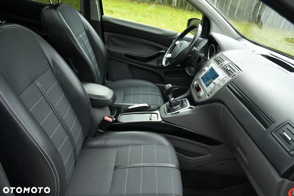 Ford Kuga 2.0 TDCi 4x4 Titanium - 21