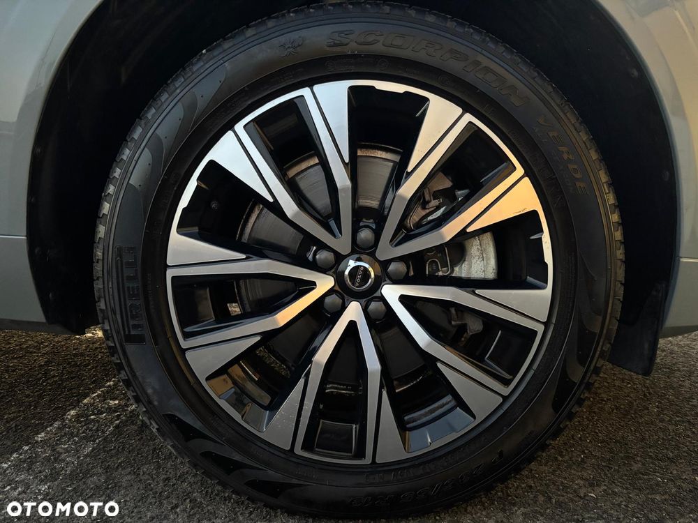 Volvo XC 60 B4 D Plus Dark - 11