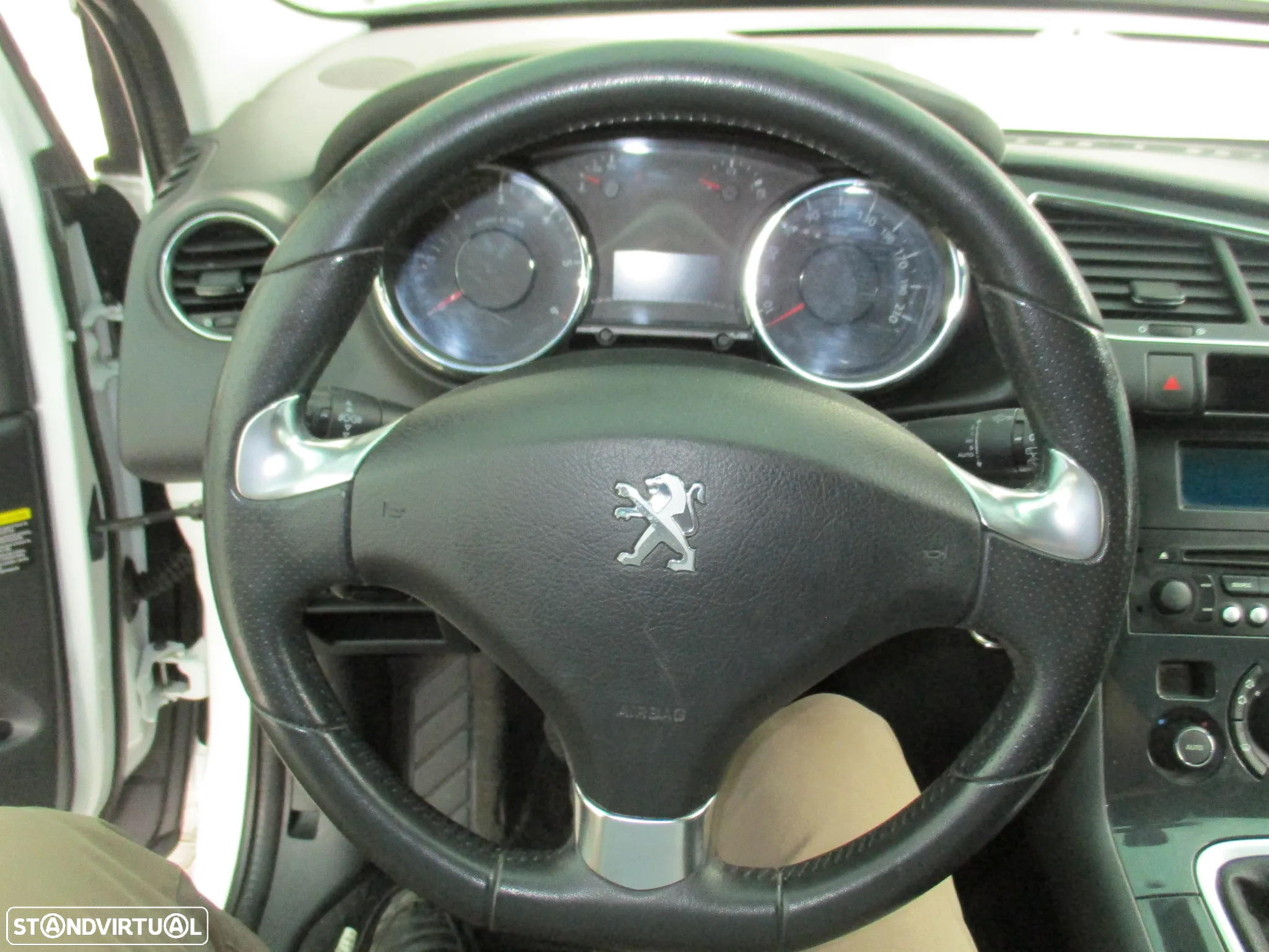 Peugeot 3008 1.6 BlueHDi Style - 10