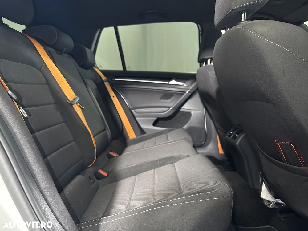 Volkswagen Golf - 13