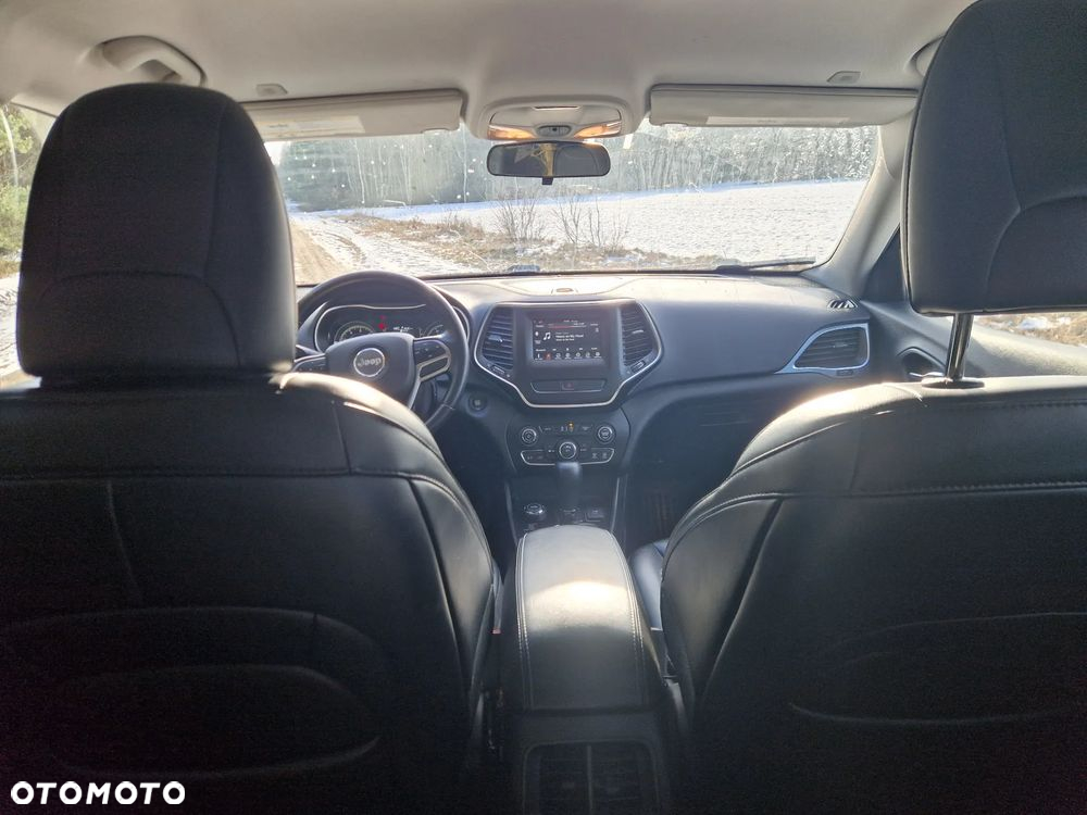 Jeep Cherokee - 21