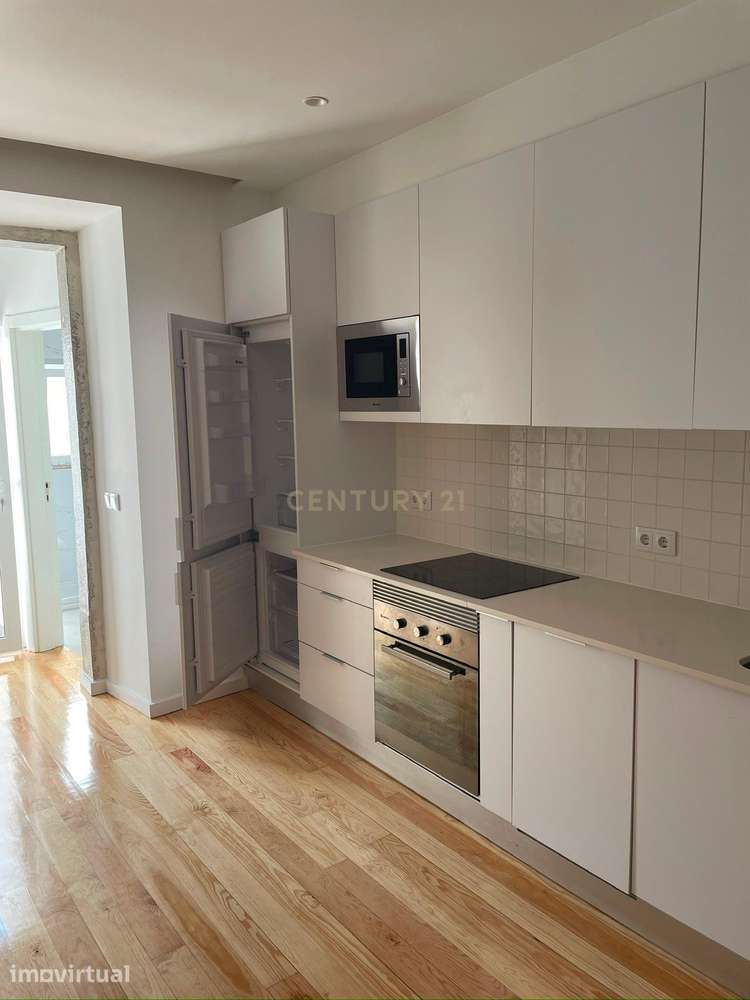T1 Remodelado com Terraço - Grande imagem: 2/12