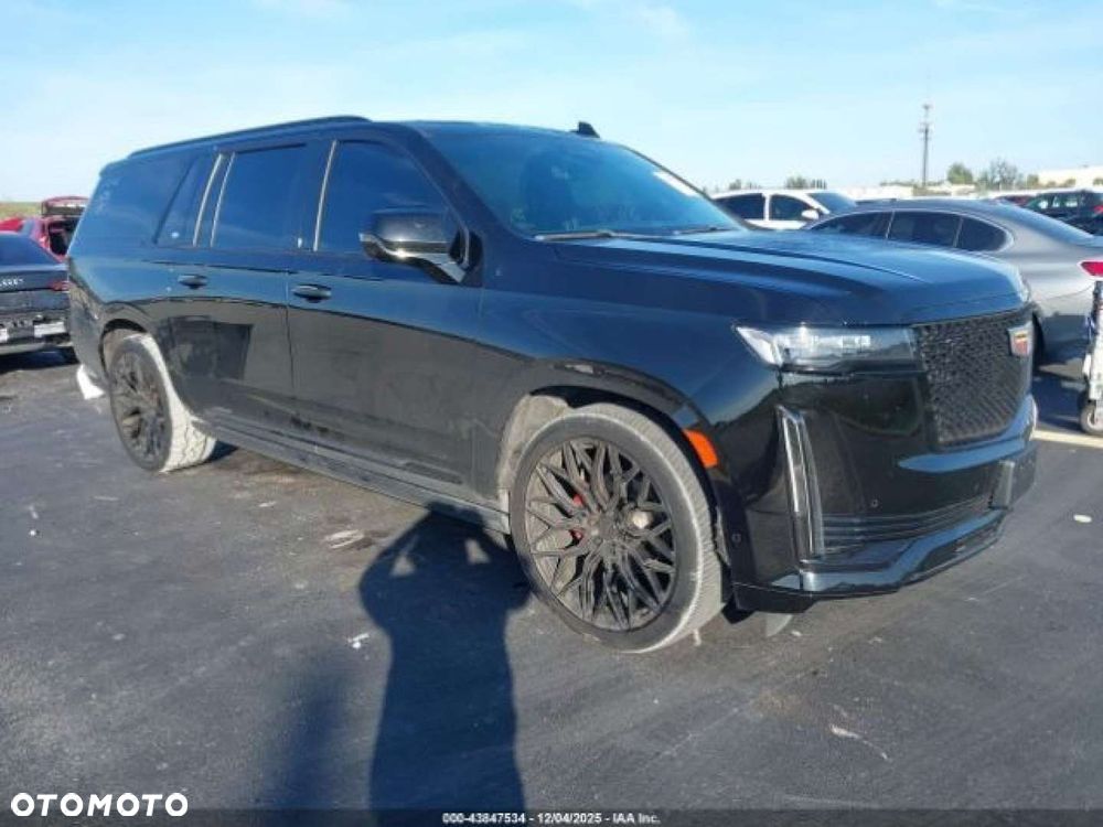 Cadillac Escalade - 3