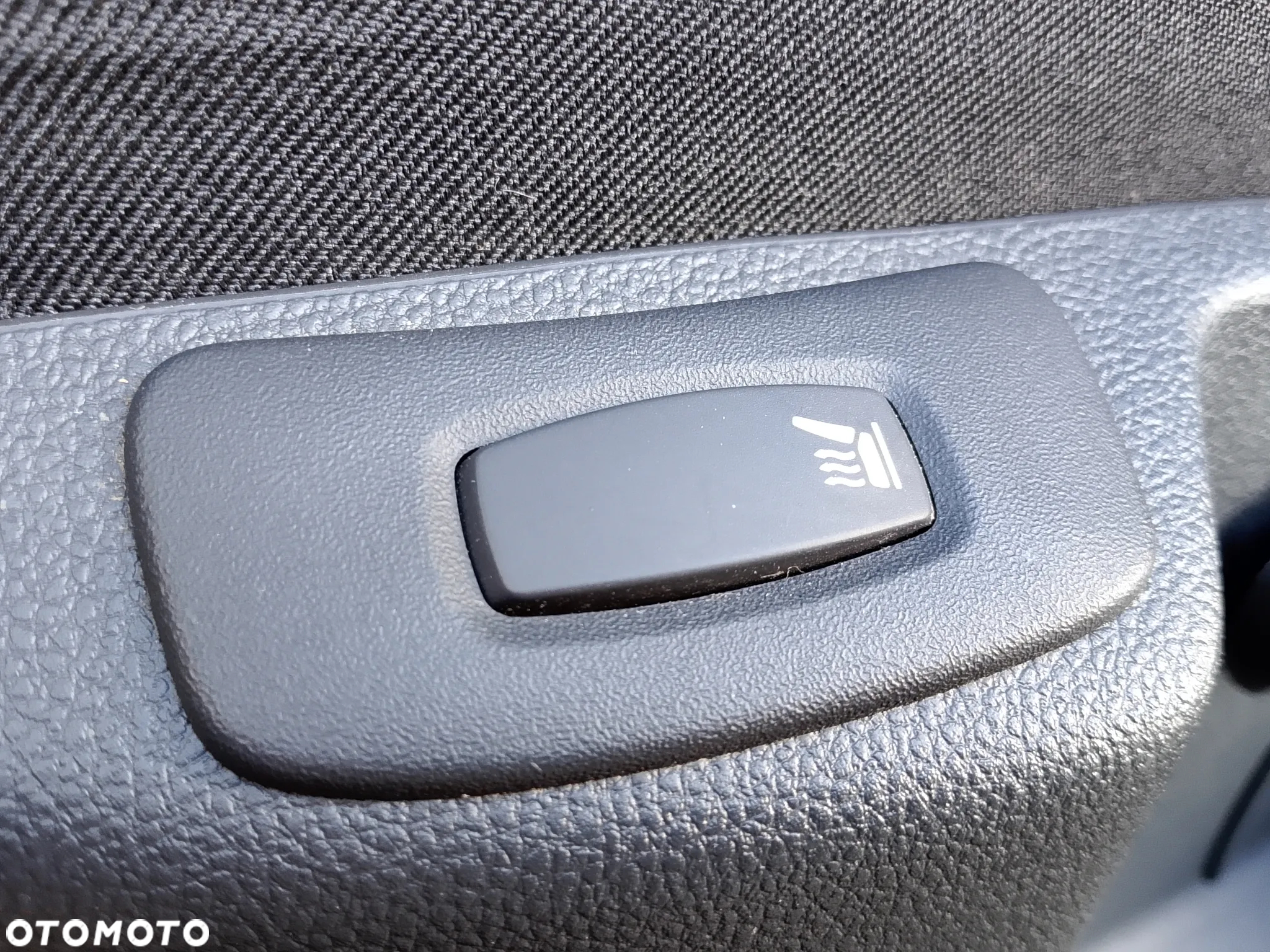 Renault Captur 1.2 Energy TCe Limited EDC - 28