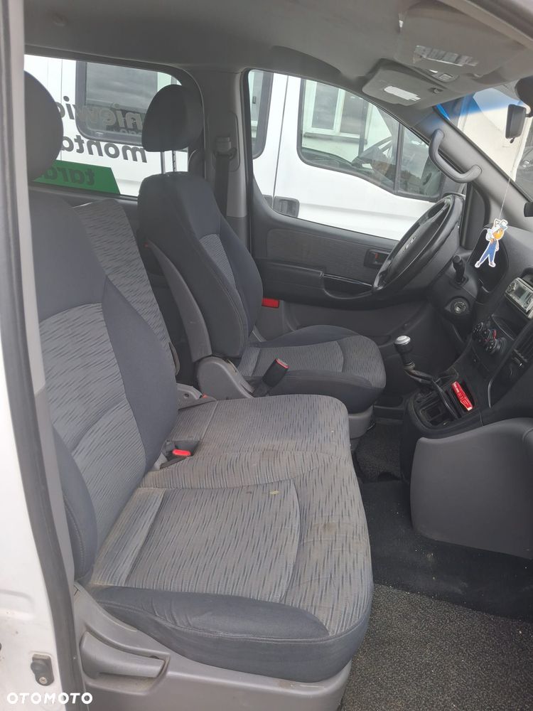 Hyundai H-1 2.5 CRDi Comfort - 8