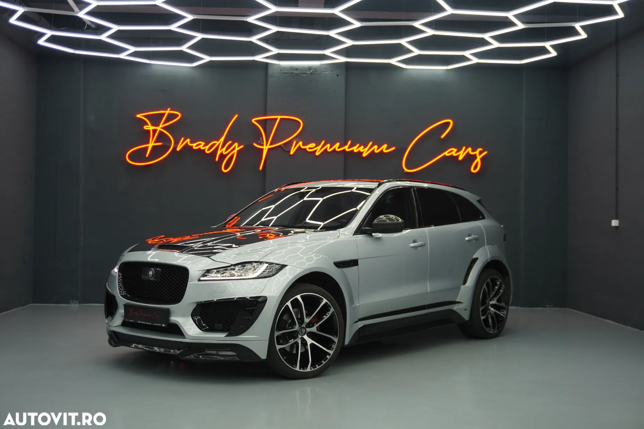 Jaguar F-Pace - 1