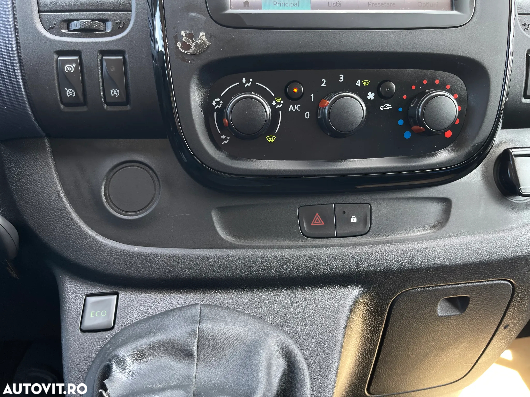 Opel Vivaro - 15