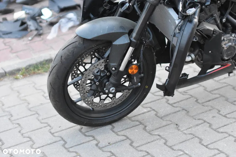 Honda CBR - 27