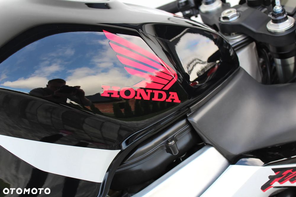 Honda CBR - 26