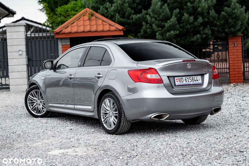Suzuki Kizashi 2.4 4x4 CVT Sport - 13