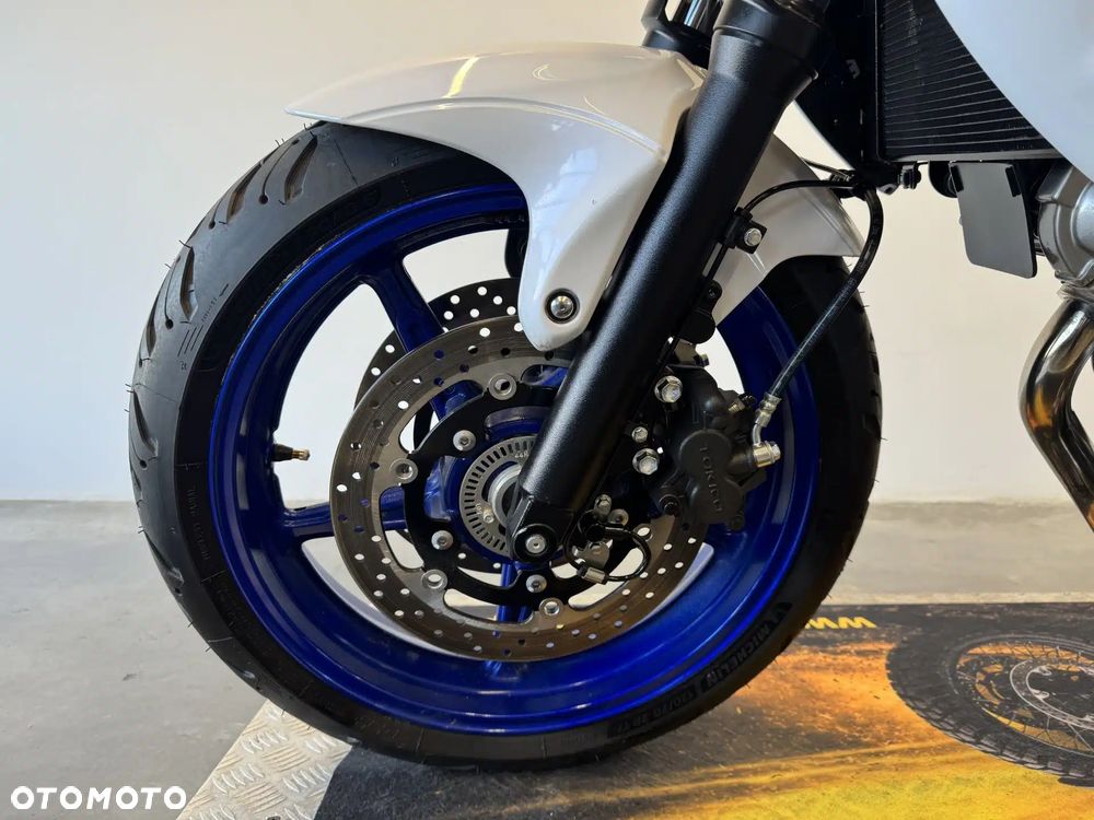 Suzuki Gladius - 18