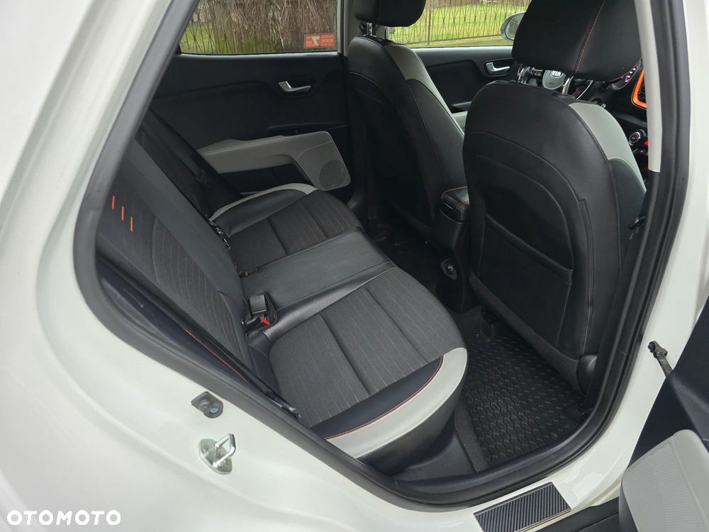 Kia Stonic 1.4 L - 17