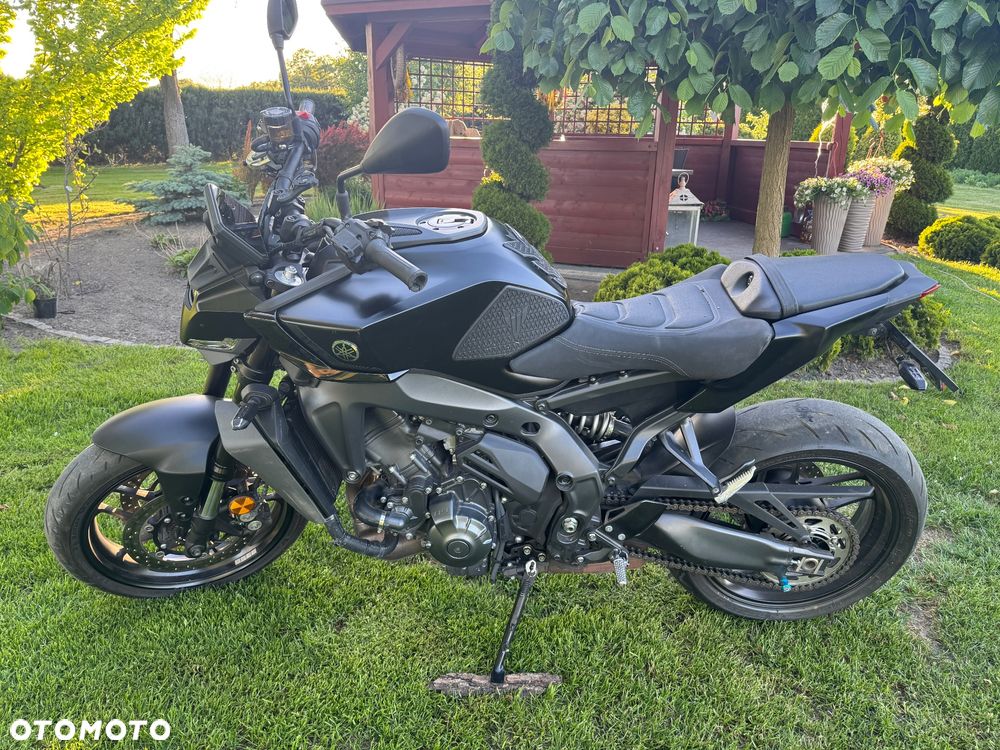 Yamaha MT - 9