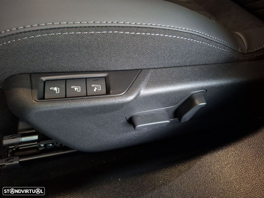 Peugeot 2008 1.2 Hybrid GT e-DCS6 - 22