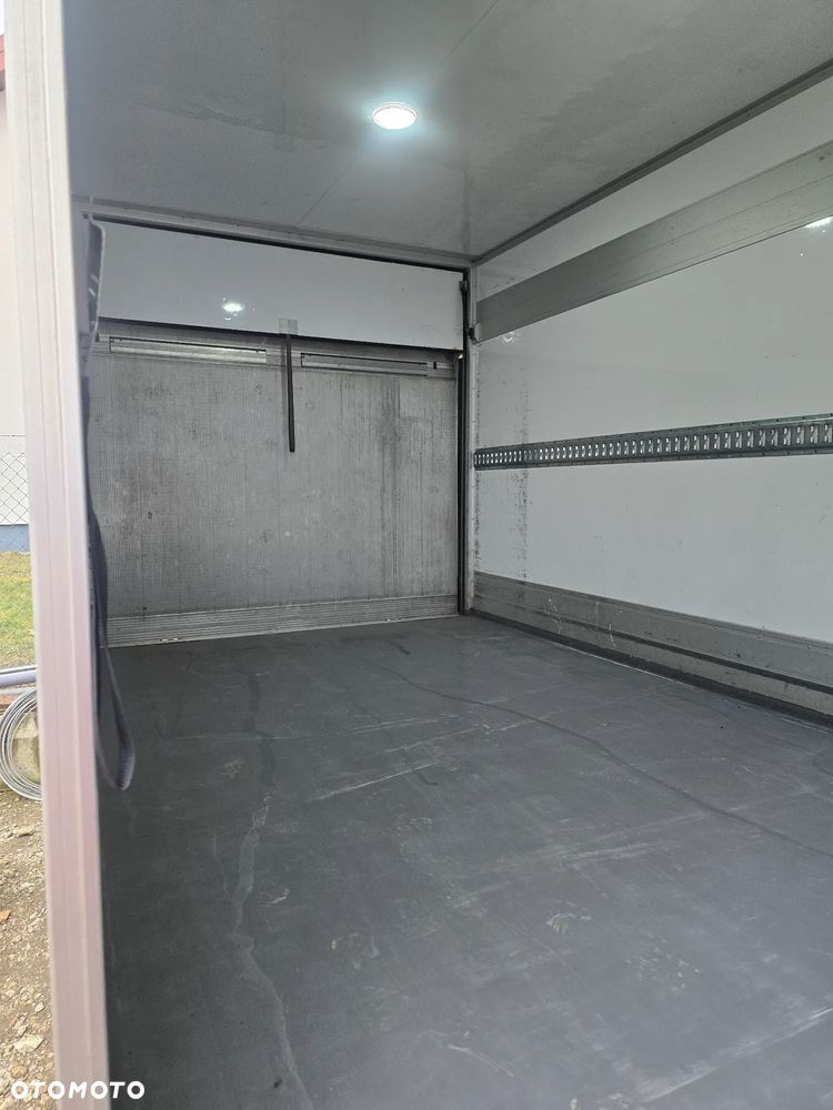 Mercedes-Benz Sprinter 907 - 22