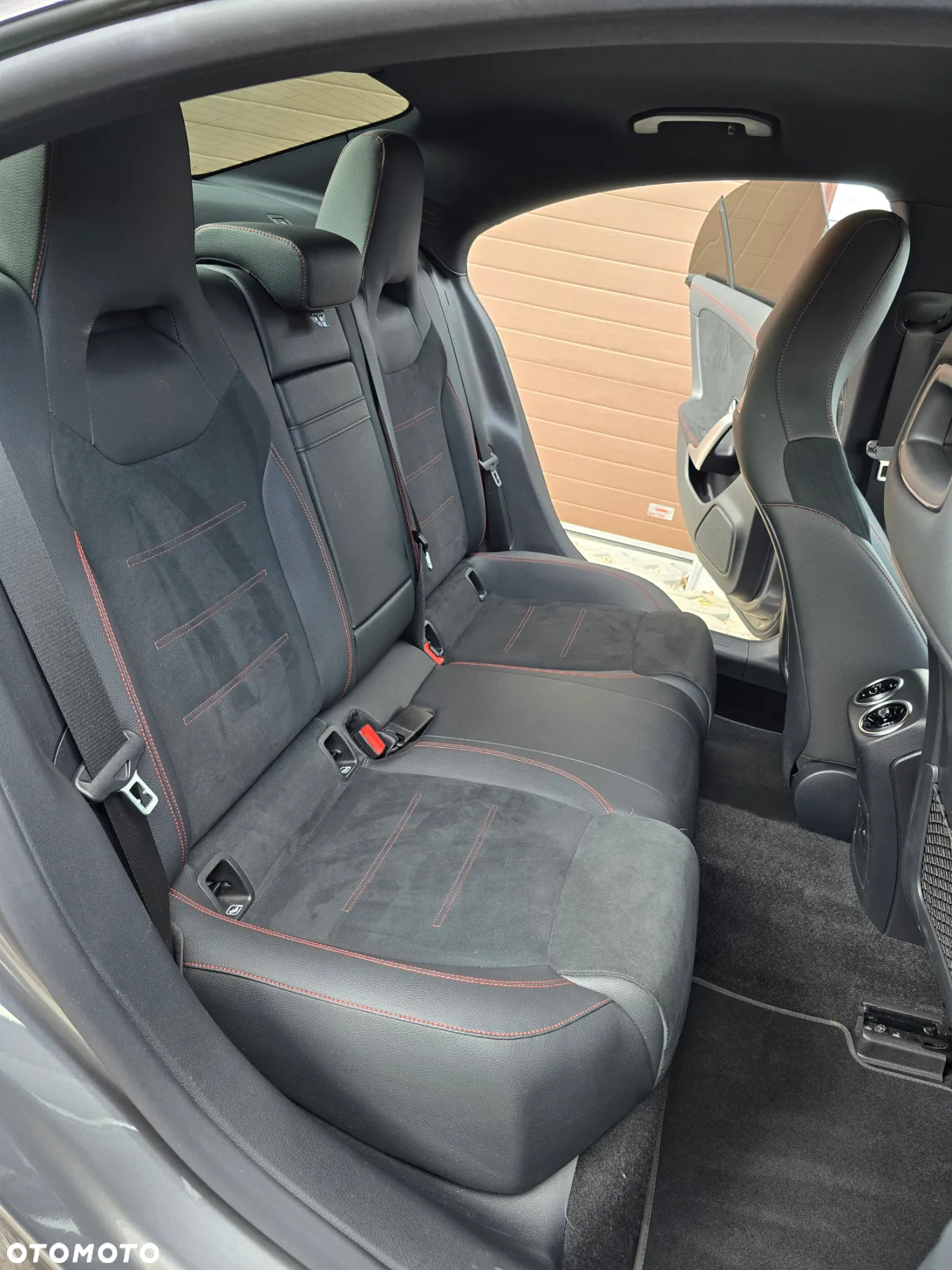 Mercedes-Benz CLA 250 e 8G-DCT AMG Line Advanced Plus - 19