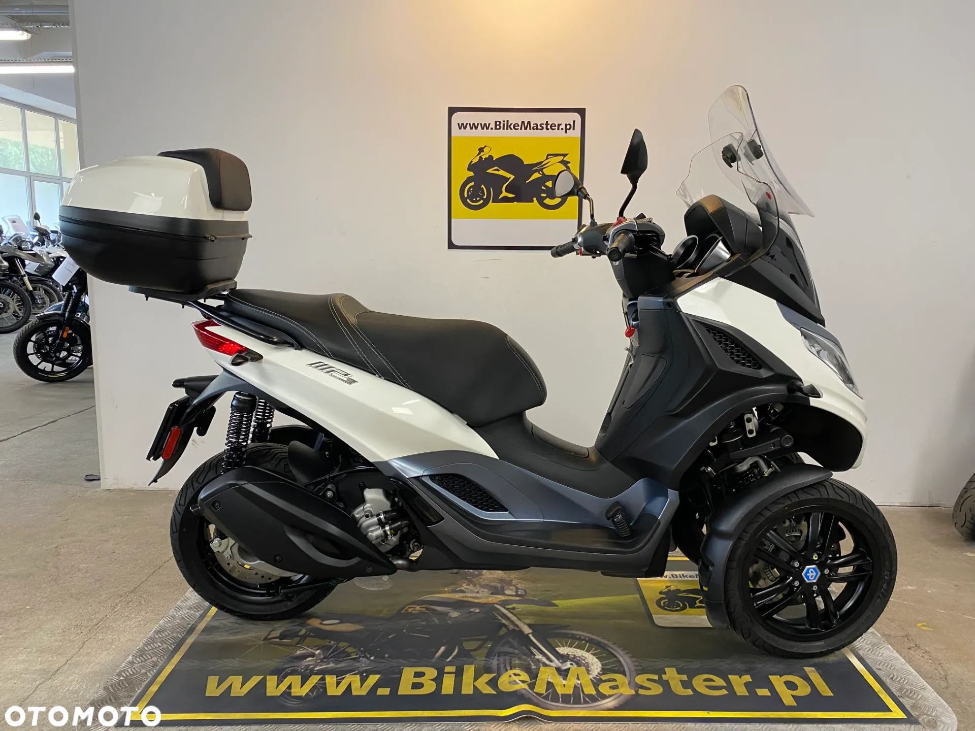 Piaggio MP-3 - 1