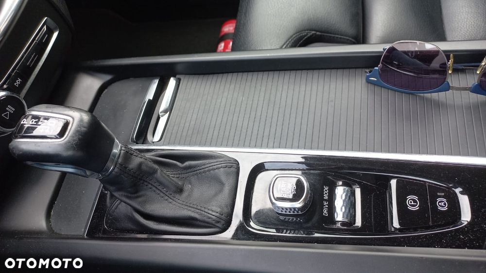 Volvo XC 60 D4 Geartronic Momentum Pro - 10