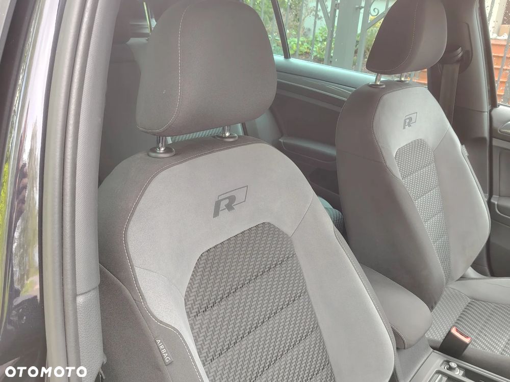 Volkswagen Golf - 10