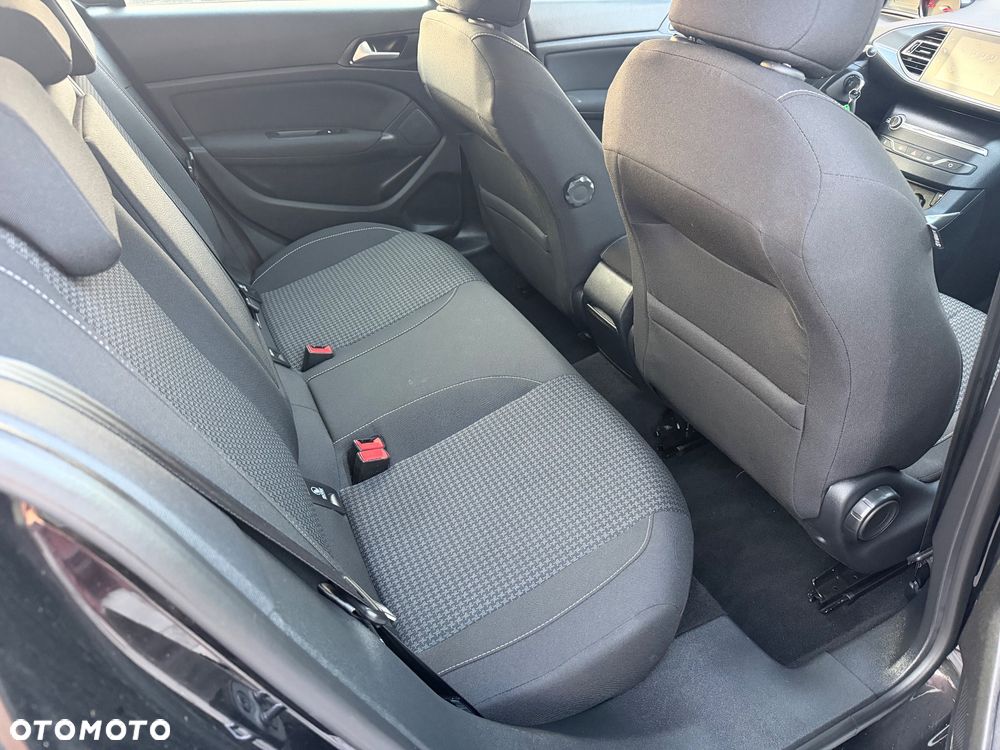 Peugeot 308 1.2 PureTech GPF Active Pack Business S&S EAT8 - 9