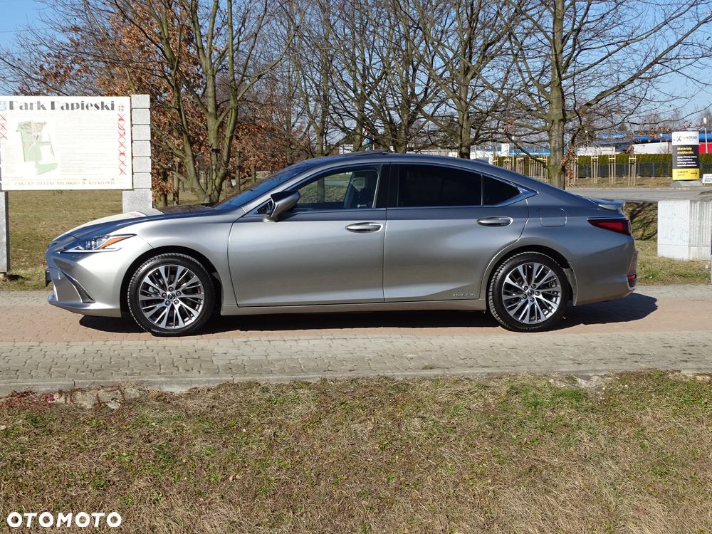 Lexus ES 300h Business Edition + - 30